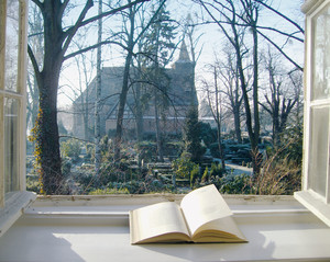 Blick aus Niemöllers Arbeitszimmer auf die St. Annen-Kirche.